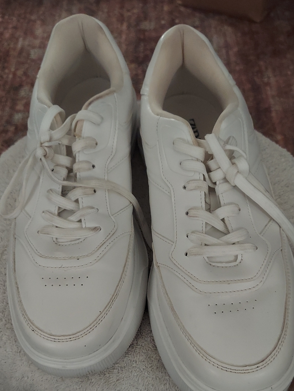 Men's White Low-Top Faux Leather Sneakers